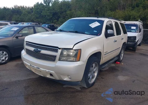 2010 Chevrolet Tahoe Ltz z USA, uszkodzony, nr VIN 1GNUCCE00AR100784